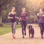 Corriendo con tu perro conocerás a mucha gente (Istock)