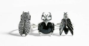 Set de anillos de color plata de Bershka