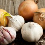 Los ajos y las cebollas (Istock)