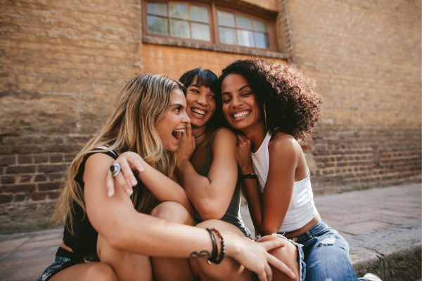 Cómo te describirían tus amigos (Canva)